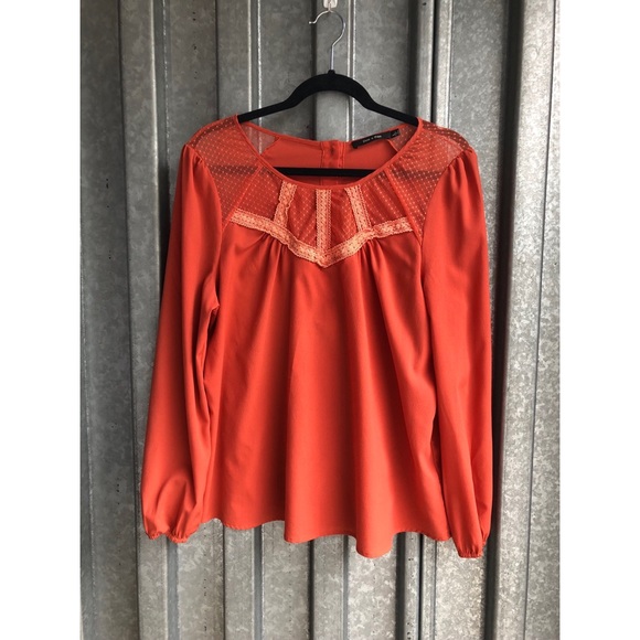 Doe & Rae Tops - 10/$30🛍 Doe & Rae Lacefront Blouse Sz L